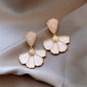 Elegant Gold and Cream Floral Earrings